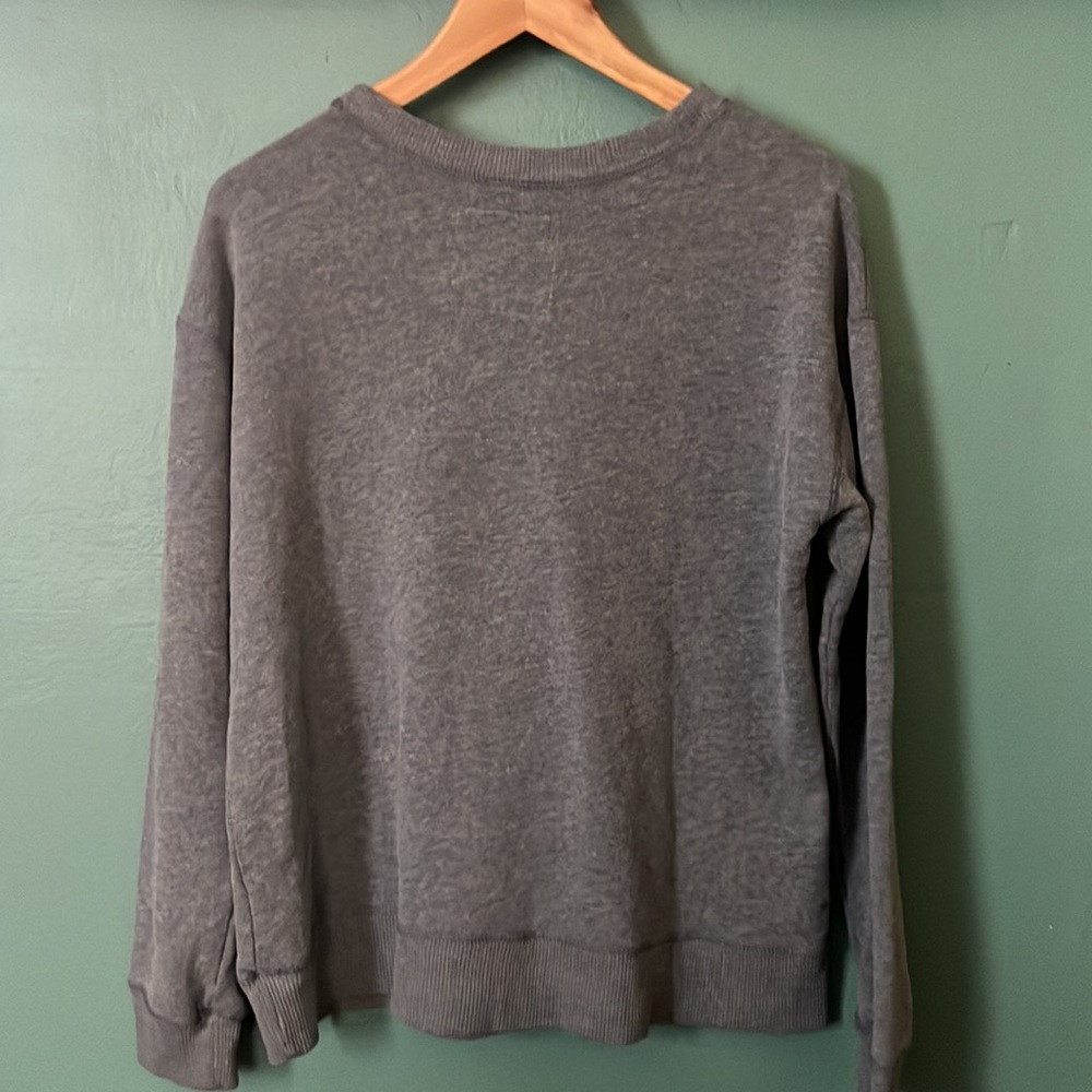 Holllister Floral Embroidered Sweatshirt Size Large - Picture 6 of 9